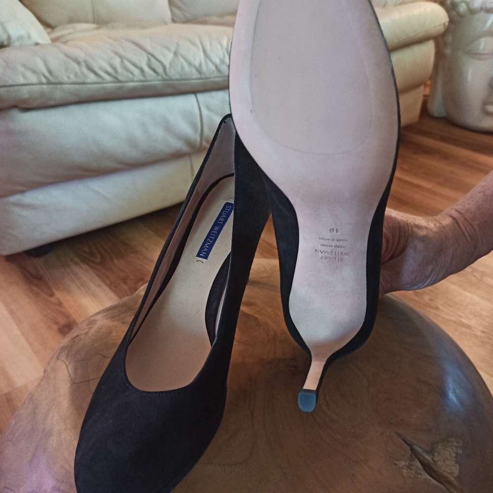 Stuart Weitzman suede pumps